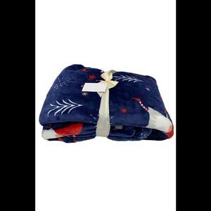 Kringle Express 60"x80" Oversized Holiday Throw Gnomes